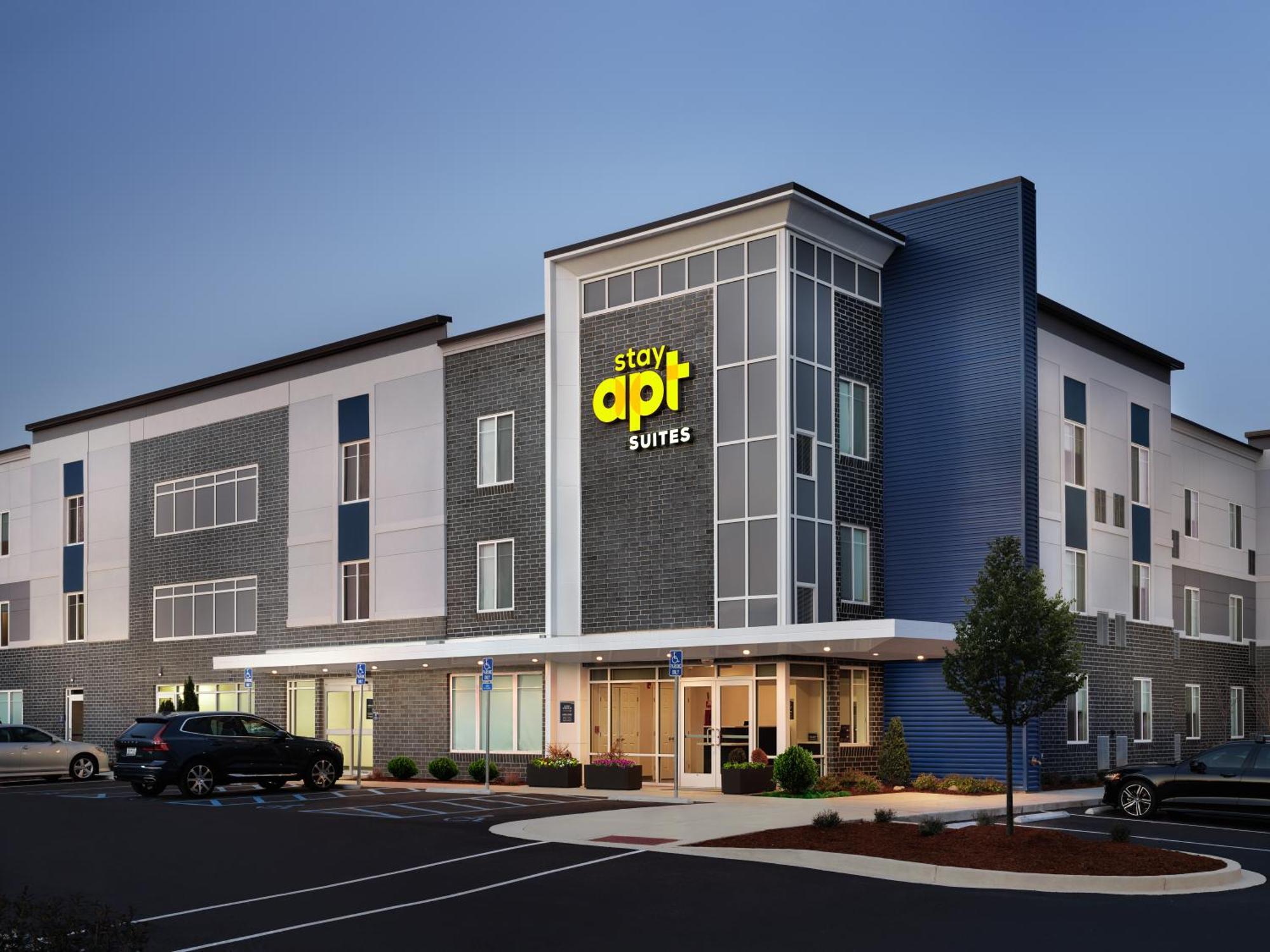 Stayapt Suites Charlotte North Huntersville Exterior foto