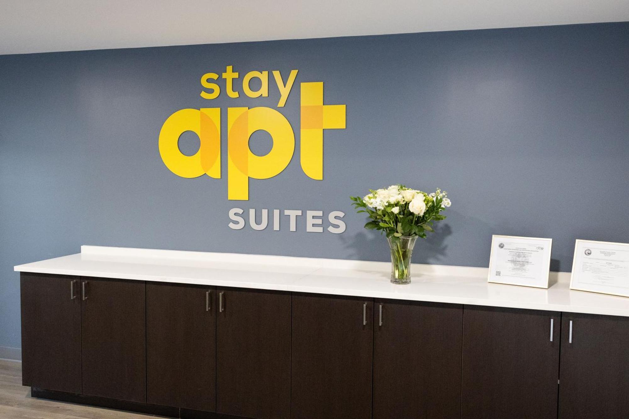 Stayapt Suites Charlotte North Huntersville Exterior foto